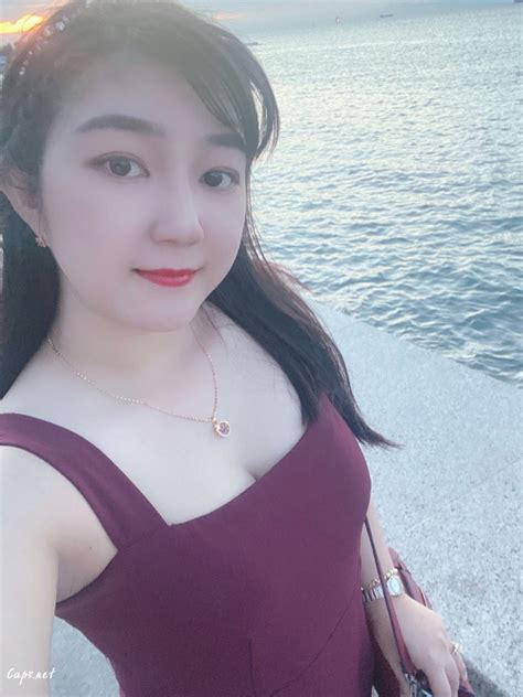 Lộ clip sex em gái làm VinFast Nguyễn Phương Hồng Ngọc
