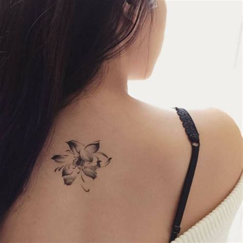 Small Upper Back Tattoo Designs Mulheres Com Tatuagem Nas Costas