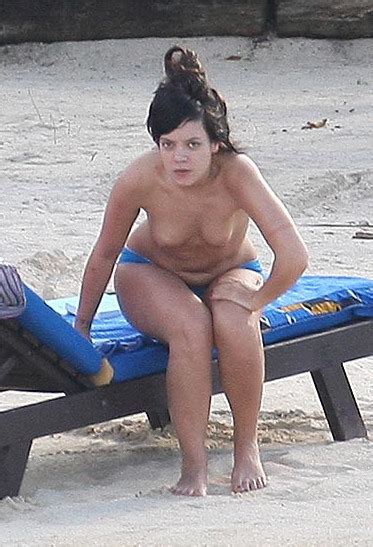 Lily Allen nous la rejoue topless 27 décembre 2008