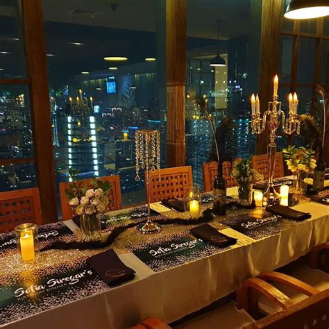 Anda bisa menemukan beragam menu jenis pepes serta makanan lain, seperti olahan ayam, udang hingga seafood. 5 Tempat Makan Malam Natal Di Ketinggian Jakarta Yang ...