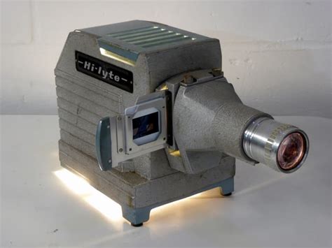 Practical 1950s Period Hi Lyte 35mm Slide Projector In Silver Hammerite Electro Props Hire