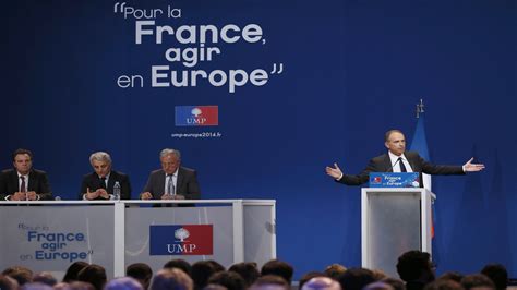فضائح اليمين الفرنسي استقالة الرئيس وتشكيل قيادة جماعية مؤقتة