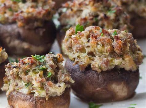 Ina's fresh, elegant approach to food, from home cooking and al fresco dining, to dinner party advice has won legions of fans to her hit show barefoot. Ina Garten's 20 Best Christmas Recipes of All Time | Best ...
