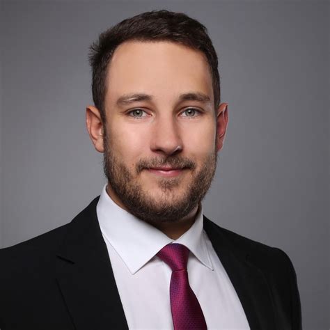 Look through examples of pendam translation in sentences, listen to pronunciation and learn grammar. Tobias Sommermann - Elektro- und Informationstechnik ...
