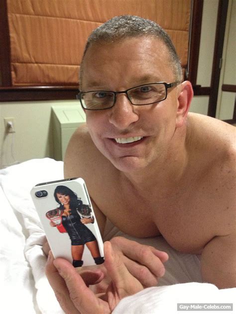 Robert Irvine Ripped