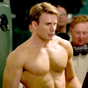 Tutto Su Capitan America Nuove Foto Di Chris Evans A Torso Nudo E News