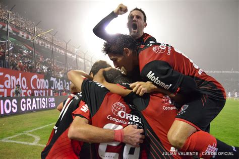 Newels are always found at the foot of a flight of stairs and you will also find newels at the top of the stairway in order to maintain symmetry. Newell's y la necesidad de ganar en La Paternal