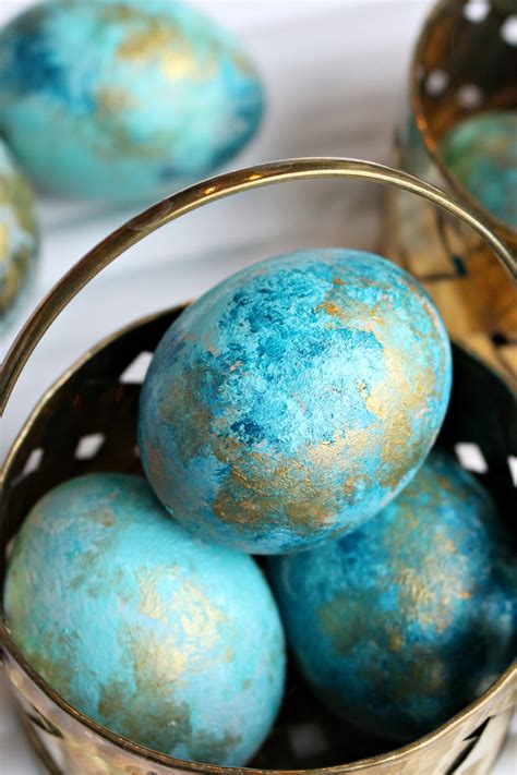 Plain colored eggs are classic, but it's much more thrilling to find ones featuring creative designs. Abstract Painted Easter Eggs | Creative Egg Decorating ...