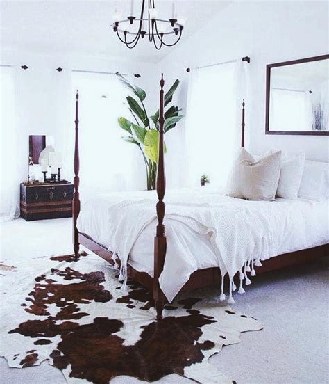Since white blends with other. Room inspo🌿 in 2020 | Rustic bedroom design, Rustic bedroom, Bedroom interior
