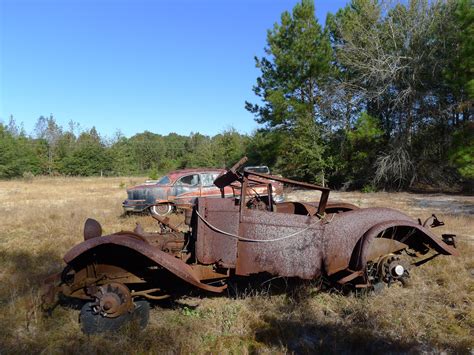 Pin By Ron Nicholls On Junk Yard Greatsbarn Finds Abandoned Cars