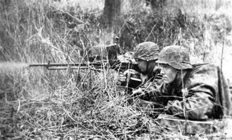 Machine Gunners In Action German Forces Gallery