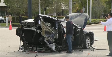 Tesla Model X Splits In Half After Blindsided By Nissan Gt R Tesla