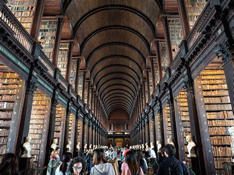 Trinity College Library - A Bookworm's Dream - Destination daydreaming