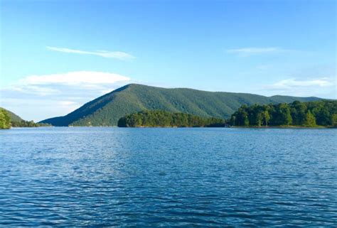 Find information about smith mountain lake, located in central virginia along the blue ridge mountains. Smith Mountain Lake, Virginia - Mountains, Water, Skies