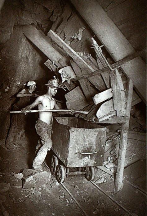 Cornish Underground Miners 1890s With Images Flash Photography