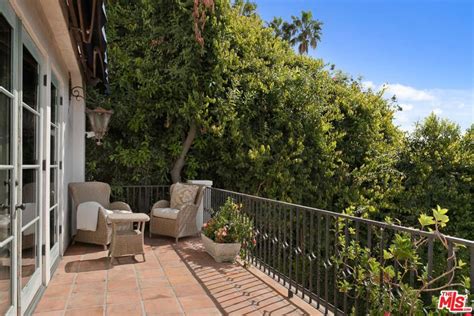 Gerard Butlers Spanish Style La Home Available For 175kmonth