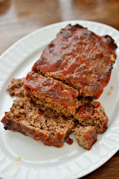 These recipes are easy and great for serving at parties! Easy Southern Meatloaf Recipe | Today's Creative Ideas
