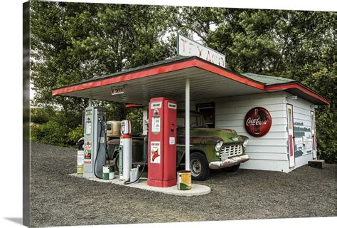 Vintage Texaco Gas Station In The Palouse Washington Wall Art Canvas