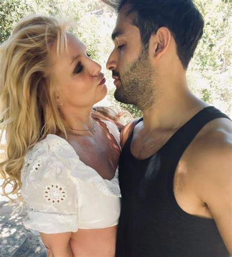 vuelta de página britney spears vuela a hawái con su novio sam asghari terra méxico