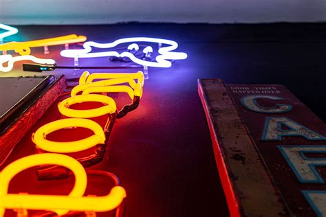 Neon Maker An Interview With Jaison Staines Glyphics