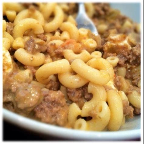 Mac and cheese is a combination of pasta, cheese and cream that is an all season favorite for everyone. What to do with Leftovers - Mac & Cheese with spicy ground ...