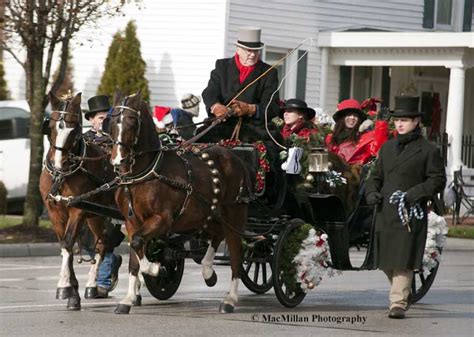 Christmas Carriage Parade Ushers In Holiday Spirit With Equestrian