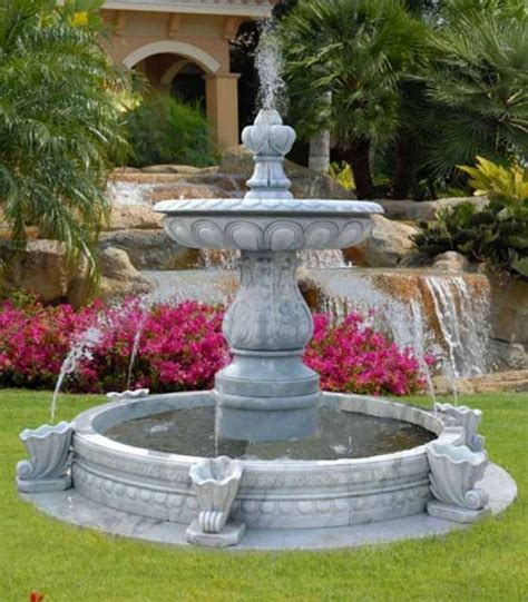 10 Impressive Front Yard Landscaping Ideas With Fountain Design