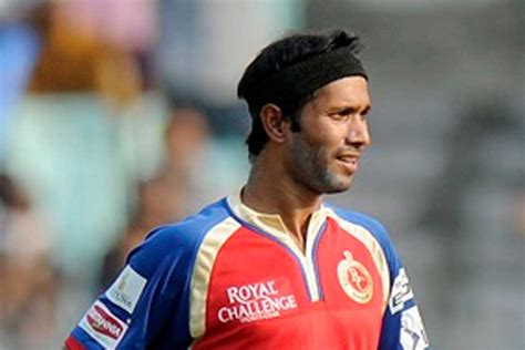 Indian cricketer, bengal, rising pune supergiants. Ashoke Dinda hits back at RCB Twitter account, trolls for ...