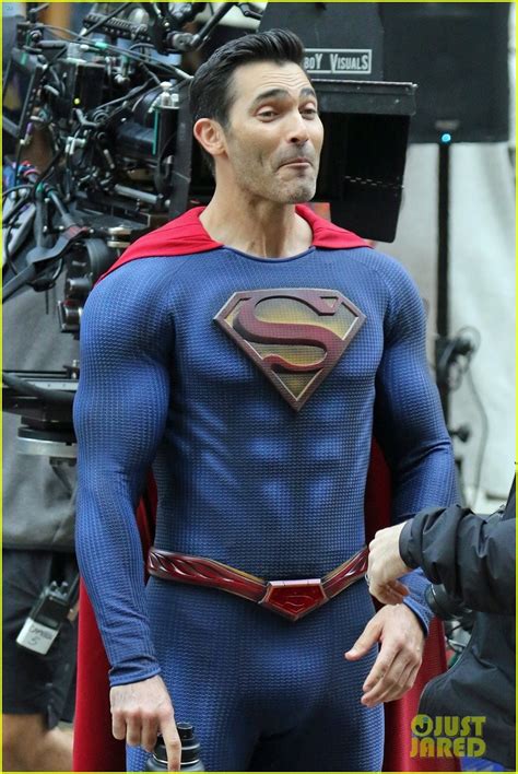 Tyler Hoechlin Gets To Work Filming Superman And Lois Season Three In Canada Photo 1357266