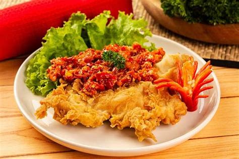 Resep ayam goreng tepung renyah ala kfc. Resep Ayam Geprek Super Renyah - Resep Ayam Geprek Gurih ...