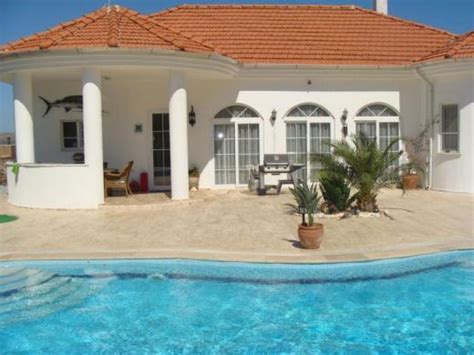 Das türkische recht ist in vielen punkten vollkommen anders als das deutsche. Türkei Immobilie: Villa im grünen mit Pool Haus kaufen ...