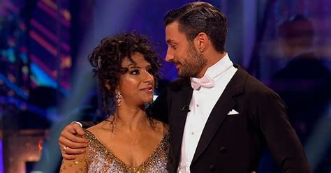 Strictly S Ranvir Singh Leaves Flirty Comment As She Swoons Over Giovanni S Topless Pic Mirror