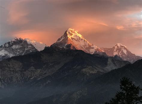 The Annapurna Range At 630 Am From Poon Hill Nepal 3700x2716 Oc R