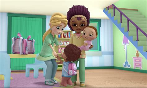 Doc McStuffins Episode With 2-Mom Family | POPSUGAR Family