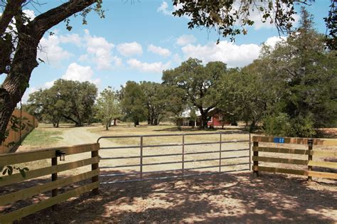 Find cheap homes and condos for sale, view real estate listing photos, compare properties, and more. Fayetteville, Fayette County, TX Farms and Ranches ...