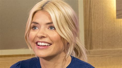 Holly Willoughby Dazzles In Berry High Street Outfit On This Morning Hello