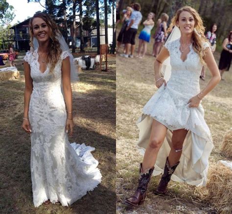 Vintage Country Wedding Dresses V Neck Cap Sleeves Floor Length Lace Wedding Dresses Cowgirls