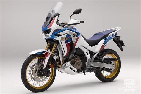 Following the announcement that a new honda africa twin will be released in 2020, james oxley looks at what. 2020 Honda Africa Twin Unveiled: Lighter, Faster & Feature ...