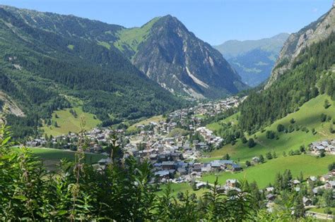 6 Spectacular Must Visit Towns In The French Alps Inspiring Vacations