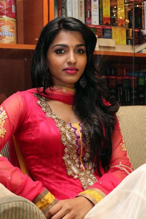 Movie Hub Tamil Actress Dhanshika Hot Photos Free Download Nude Photo