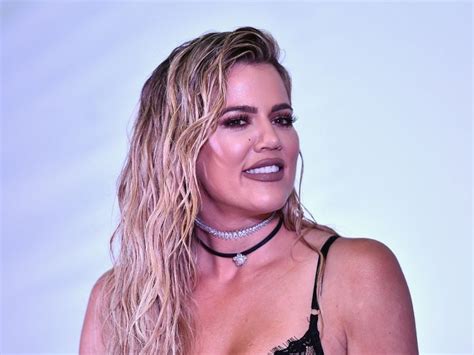 Khloe Kardashian Brings Back The 90s Trend With The Newest Good