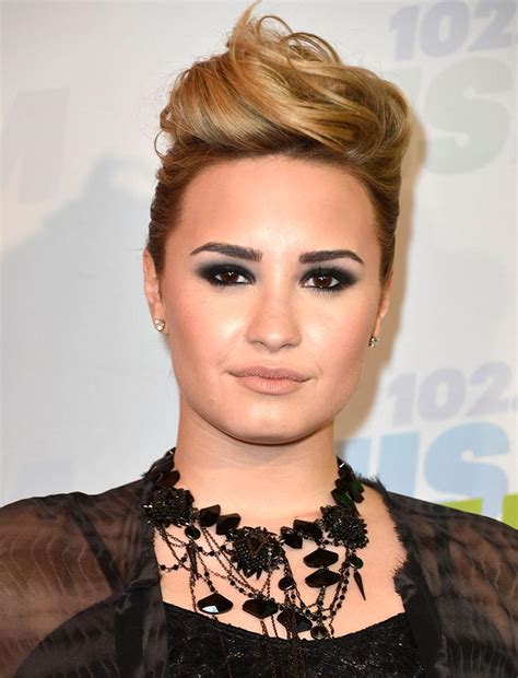 Top 4 Best Demi Lovato Hairstyles Women Styler