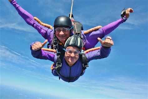 What To Wear Skydiving For The First Time Sarah Scoop