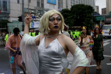 Seouls Drag Queens Confront Conservative Attitudes Cnn