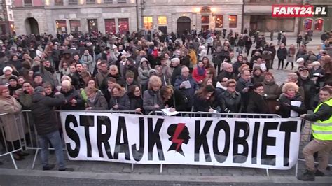 Bronisław komorowski o strajku kobiet: 8 marca i strajk kobiet w całej Polsce - YouTube