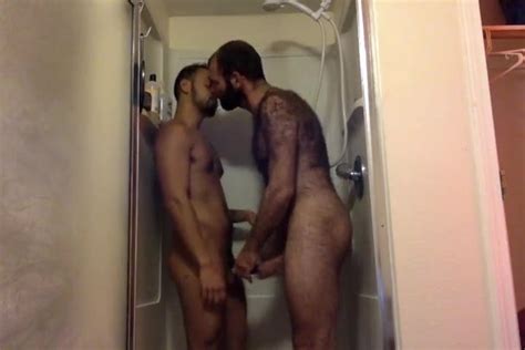 Zwei Behaarte Typen Ficken Unter Der Dusche Xhamster