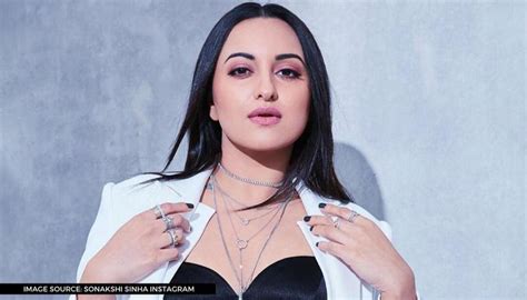 Sonakshi Sinhas Take On How Girls Will Look Post Lockdown Is Hilarious See Picture Bollywood