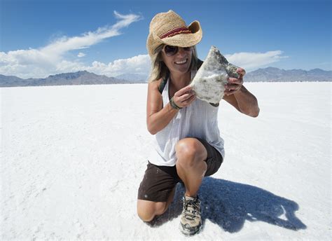 Uyuna Salt Flats: Stunning Photos & Travel Guide