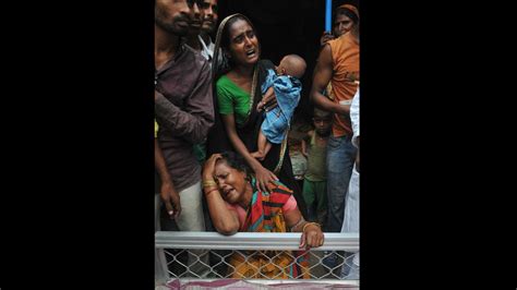 Kolkata Overpass Collapse Kills 24 Rescuers Dig For Survivors Cnn