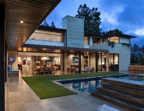 Contemporary House By Rdm General Contractors Contemporary House And